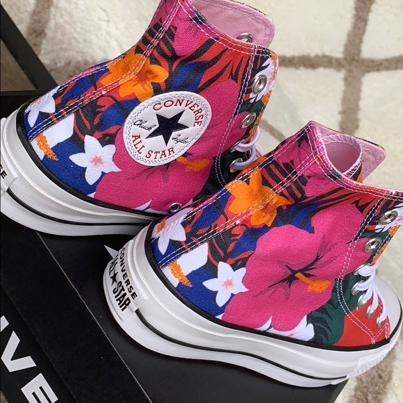 CONVERSE CTAS LIFT HI PLATFORM WMNS - Picture 8 of 16